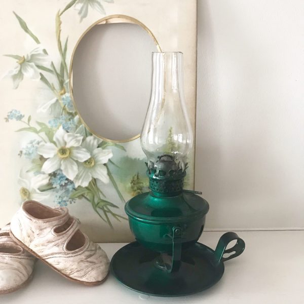 Adorable vintage green oil lamp (wall mountable)