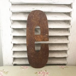 Wonderful old rusted metal shop sign letter r