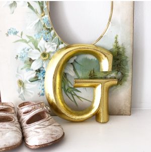 Lovely little gold lightweight wooden letter G (12cm)
